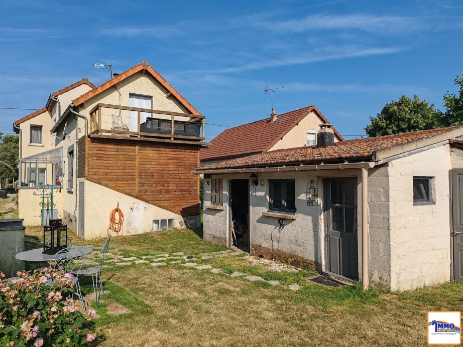PAVILLON F5 sur terrain 890M² et 2 gîtes indépendants