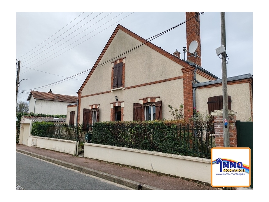 MAISON DE VILLE DISTRICT 5 CHAMBRES