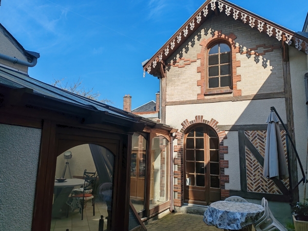 MONTARGIS CENTRE PROCHE CANAL ET PORT