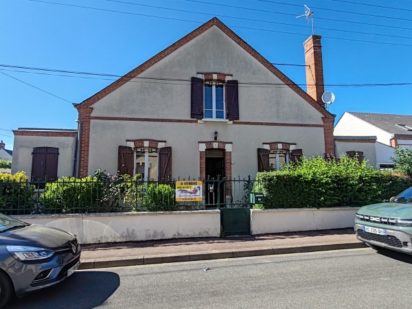 MAISON DE VILLE DISTRICT 5 CHAMBRES