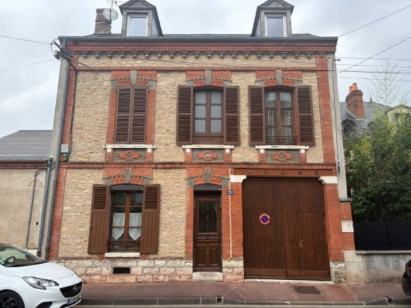 MONTARGIS CENTRE PROCHE CANAL ET PORT